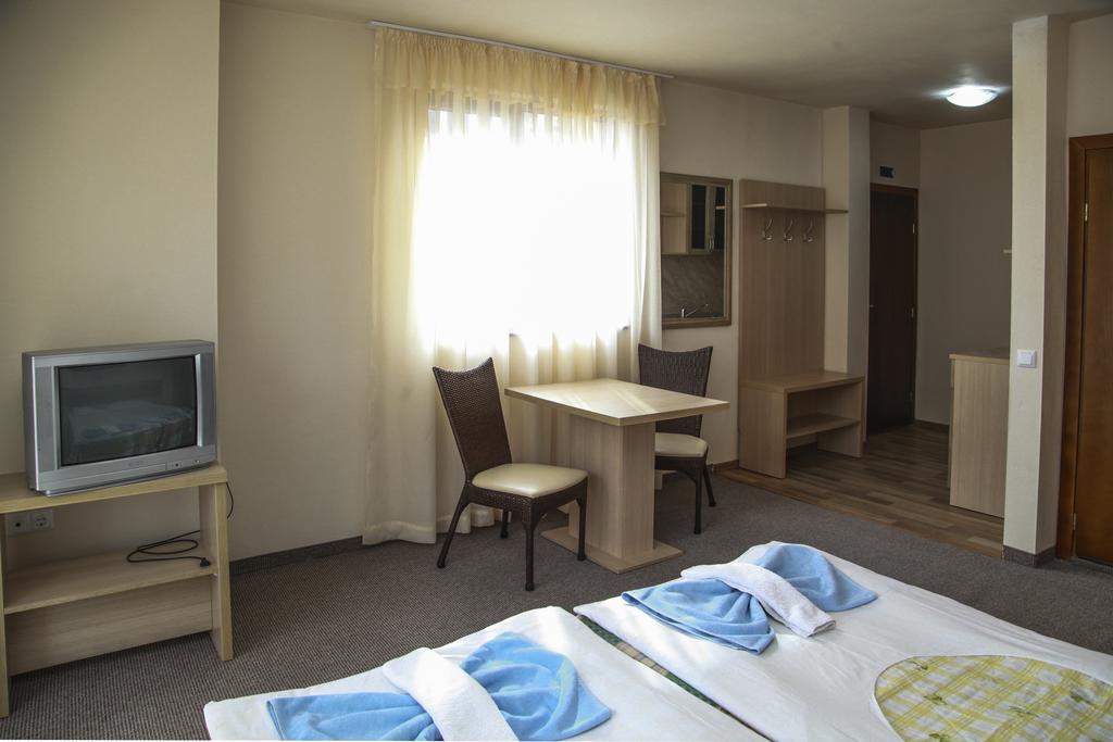 Ravda Bay Guest House Exterior photo