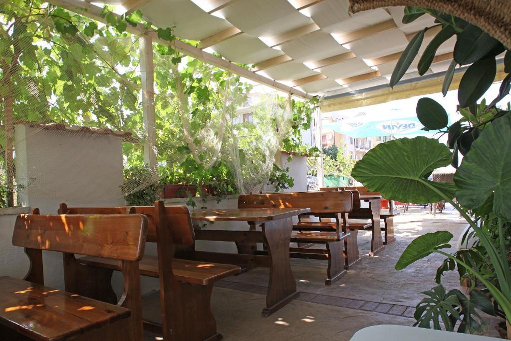 Ravda Bay Guest House Exterior photo